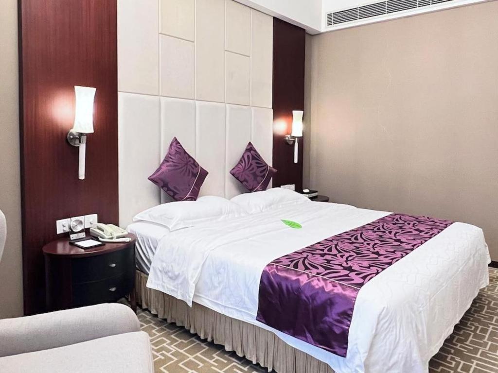 Century Plaza Hotel Shenzhen Exterior photo