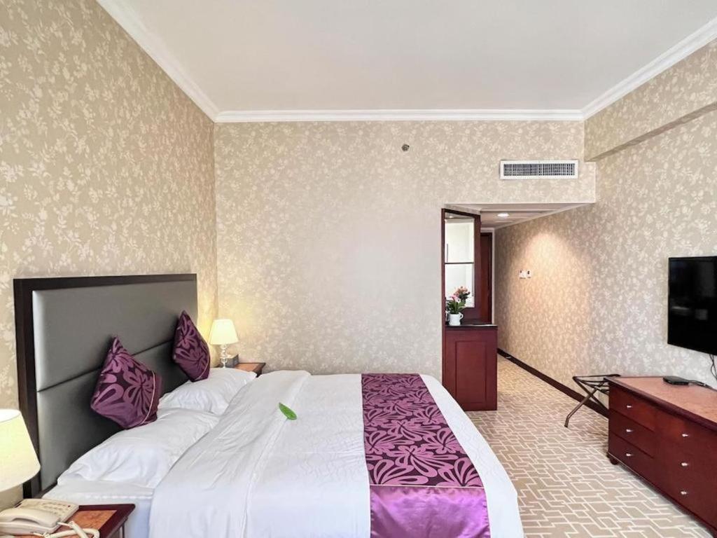 Century Plaza Hotel Shenzhen Exterior photo