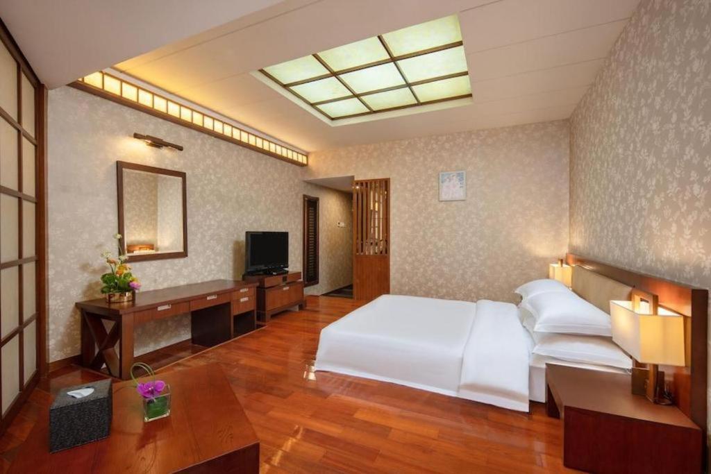 Century Plaza Hotel Shenzhen Exterior photo
